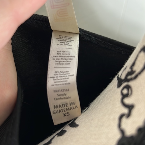 LuLaRoe Classic T - Picture 3 of 4